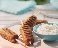 Cevapcici aus Lammfleisch mit Feta Dip