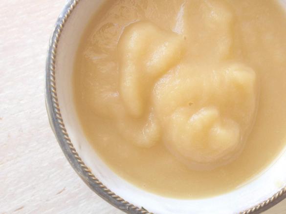 Leicht karamellisiertes Apfelmus