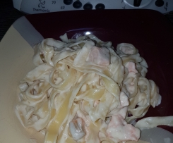 Bandnudeln in Lachs-Sahne-Soße