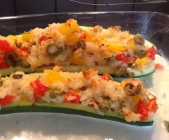 Zucchini gefüllt mit Paprika Reis