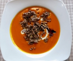 Herbstliche Kürbis/Hacksuppe (mit Tomaten)