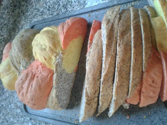 Deutschlandbrot - Variation von bunter Brotzopf perfekt zur WM 2018!