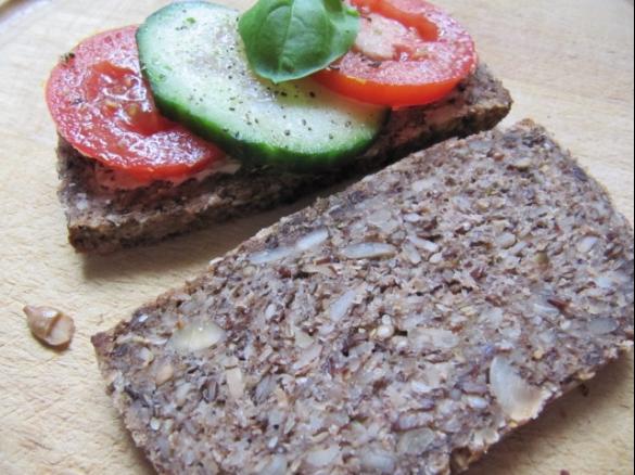 Saftiges Körnerbrot, sehr gesund, ohne Mehl und ohne Hefe