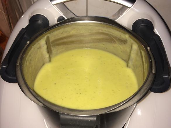 Selleriesuppe mit Käse für kühle Herbstabende