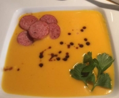 Kürbiscremesüppchen mit Mettenden
