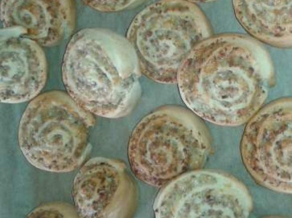 Käse-Hack-Schnecken