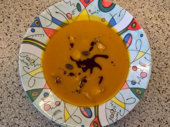 Kürbissuppe mit Süßkartoffeln & Meeresfrüchten