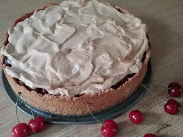 Kirschkuchen  mit Baiserhaube