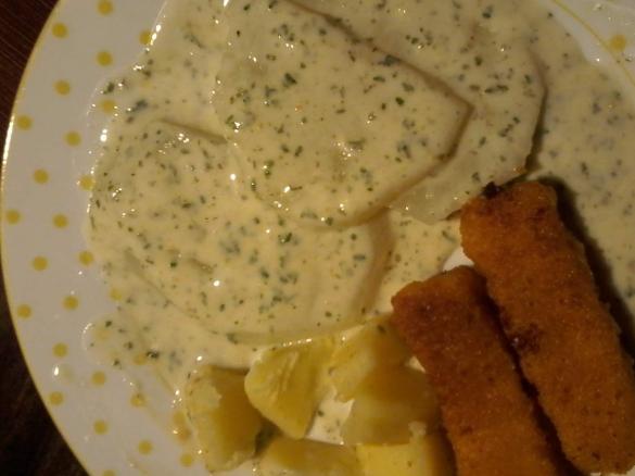 Kohlrabi in Petersiliensoße und Kartoffeln 