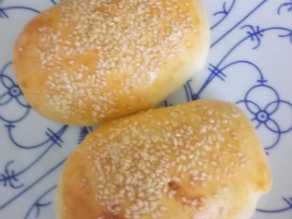 Sesam-Joghurt-Brötchen