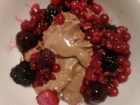 cremiges veganes Schokoladeneis vegan Eis Dessert ohne Zucker