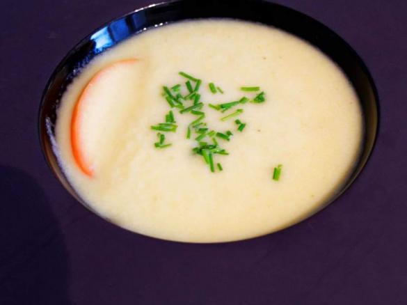 Apfel-Sellerie-Cremesuppe