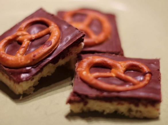 Shortbread mit Schoko-Brezel-Topping