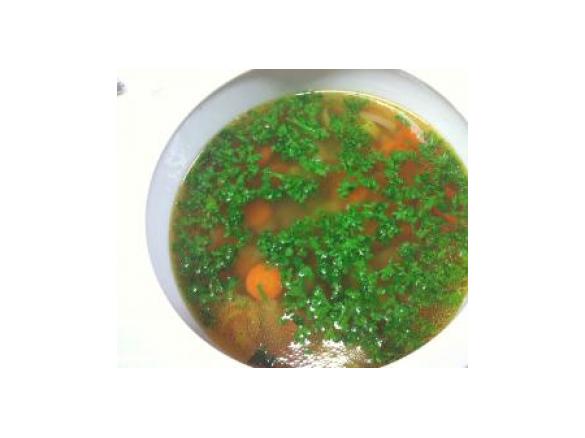 Leichte Rindfleischsuppe mit Gemüseeinlage