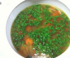 Leichte Rindfleischsuppe mit Gemüseeinlage