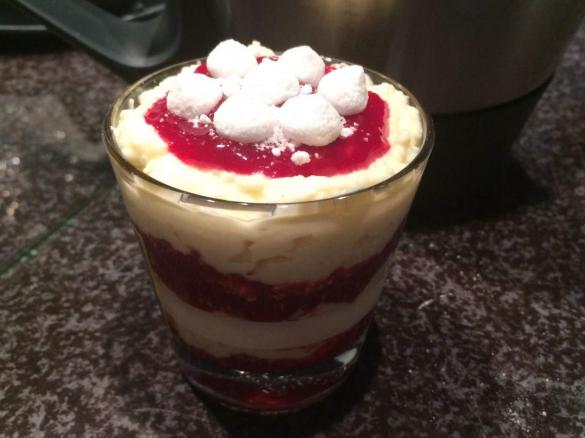 Johannisbeer in Schale