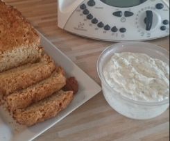 Bierbrot mit Knoblauch-Dip