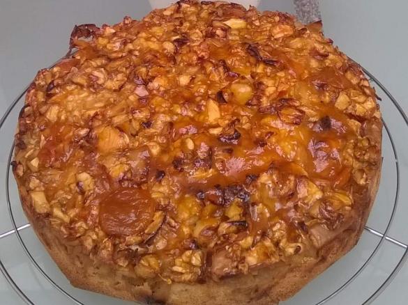 Apfelkuchen mit Aprikosenguß