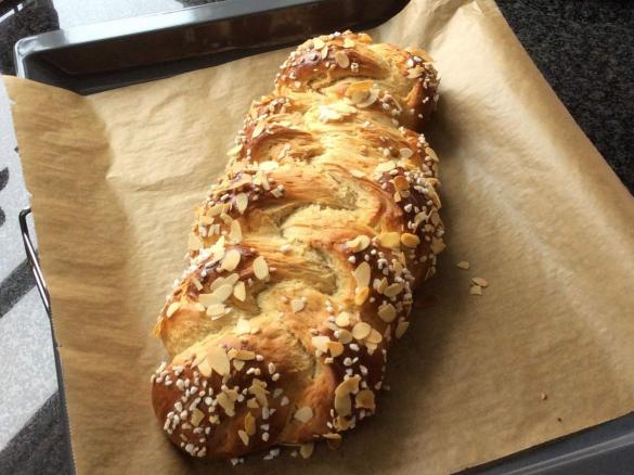 Hefezopf ( schnell und fluffig)