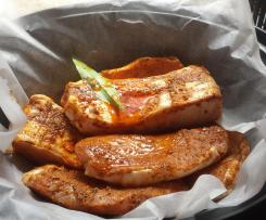 Gegrillter Schweinebauch und Koteletts