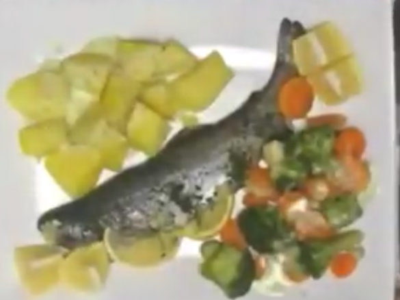 Forelle mit Kartoffeln und Sauce