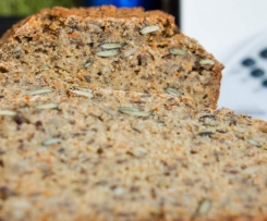 Reisbrot mit Chia-Samen / vegan / glutenfrei