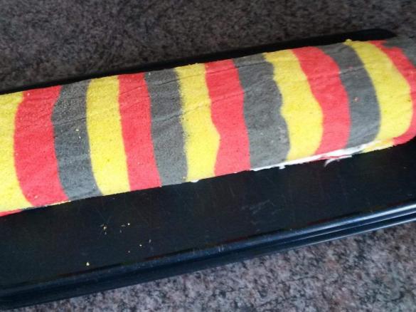 WM Deutschland Biskuitrolle mit Zitronenfüllung