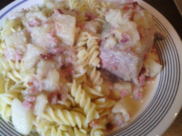 Filetköpfchen mit Nudeln in Birnensauce