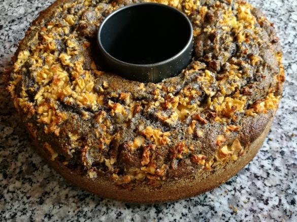 Variation Mohn-Joghurt-Kuchen (schneller Mohnkuchen) mit Äpfel