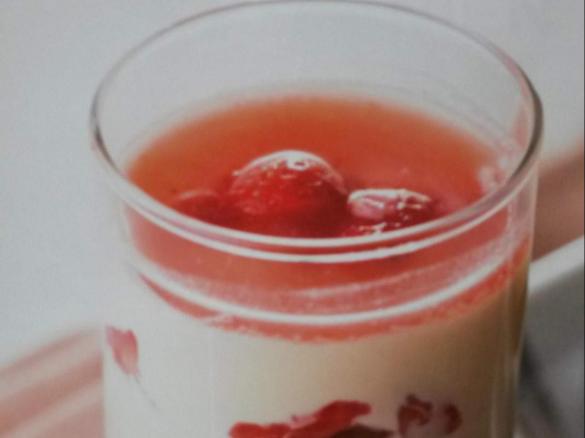 Tiramisu mit Erdbeeren