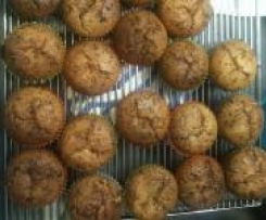 Fluffige Schoko Muffins mit flüssigem Schoko(bon)kern