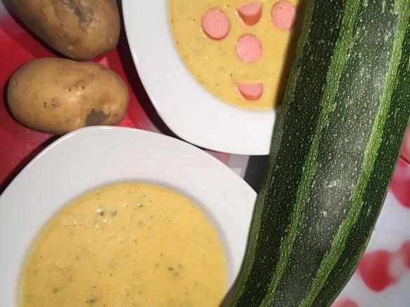 Zucchini-Suppe