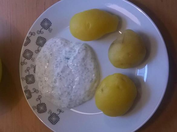 Pellkartoffeln mit Kräuterquark