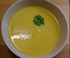 Wärmende Kürbissuppe aus der "Hexenküche"