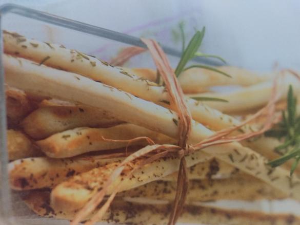 Grissini mit Mohn und Parmesan