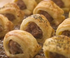 Blätterteigrolle mit Bärlauch und Frühlingszwiebeln