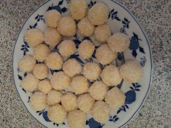 Beijinho de Coco - Kokosbällchen