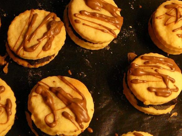 Eierlikör Kekse gefüllt