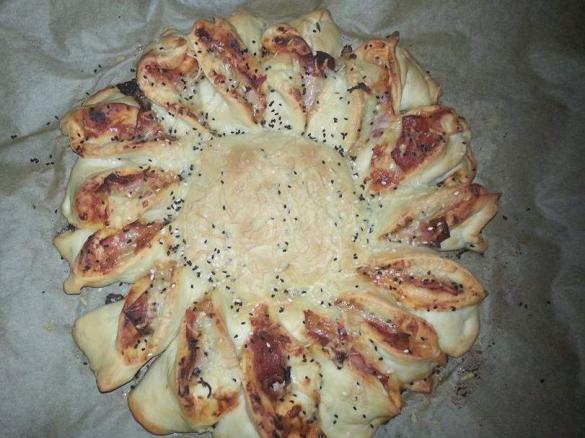 Gefüllte Pizza Sonne