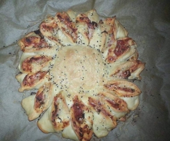 Gefüllte Pizza Sonne