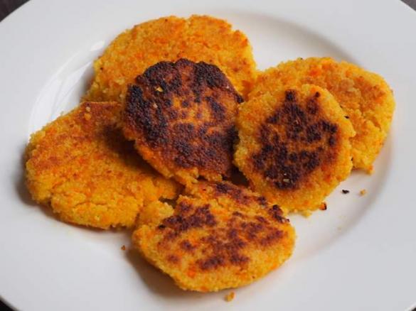 Couscous-Möhren-"Frikadellen"