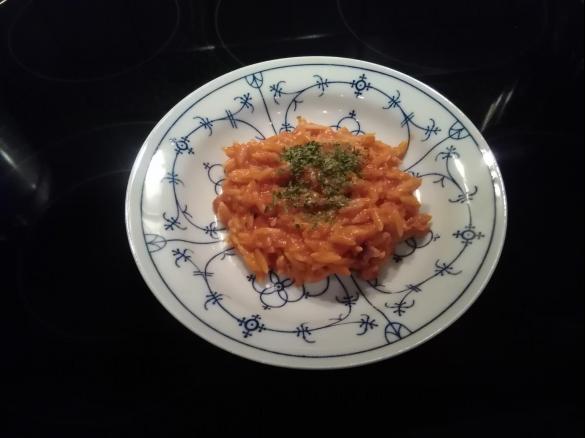 Griechische Reisnudeln mit Seelachsfilet