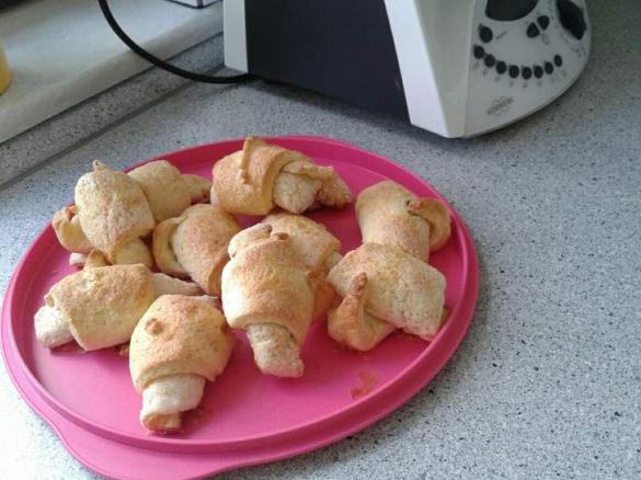  Hörnchen mit Marmelade