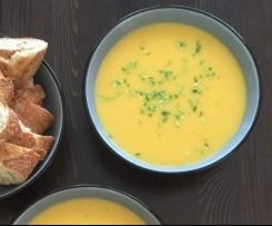 Fruchtige Pastinaken-Cremesuppe