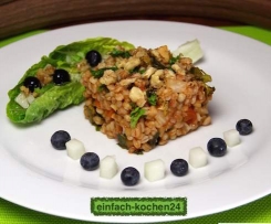 Walnuss-Graupenrisotto/  Salat mit  Melone und Heidelbeeren/ Vegan  