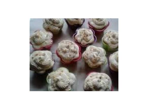 Erdnussbutter-Cupcakes mit Frischkäse-Frosting