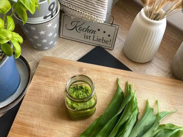 Bärlauch-Walnuss-Pesto