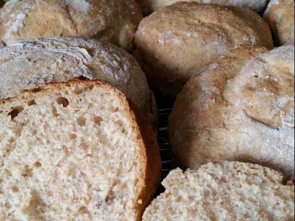 fluffige Dinkelvollkornbrötchen vegan