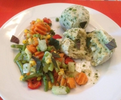 Käseknödel mit lauwarmem Gemüsesalat