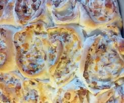 Teigröllchen mit Thunfischfüllung